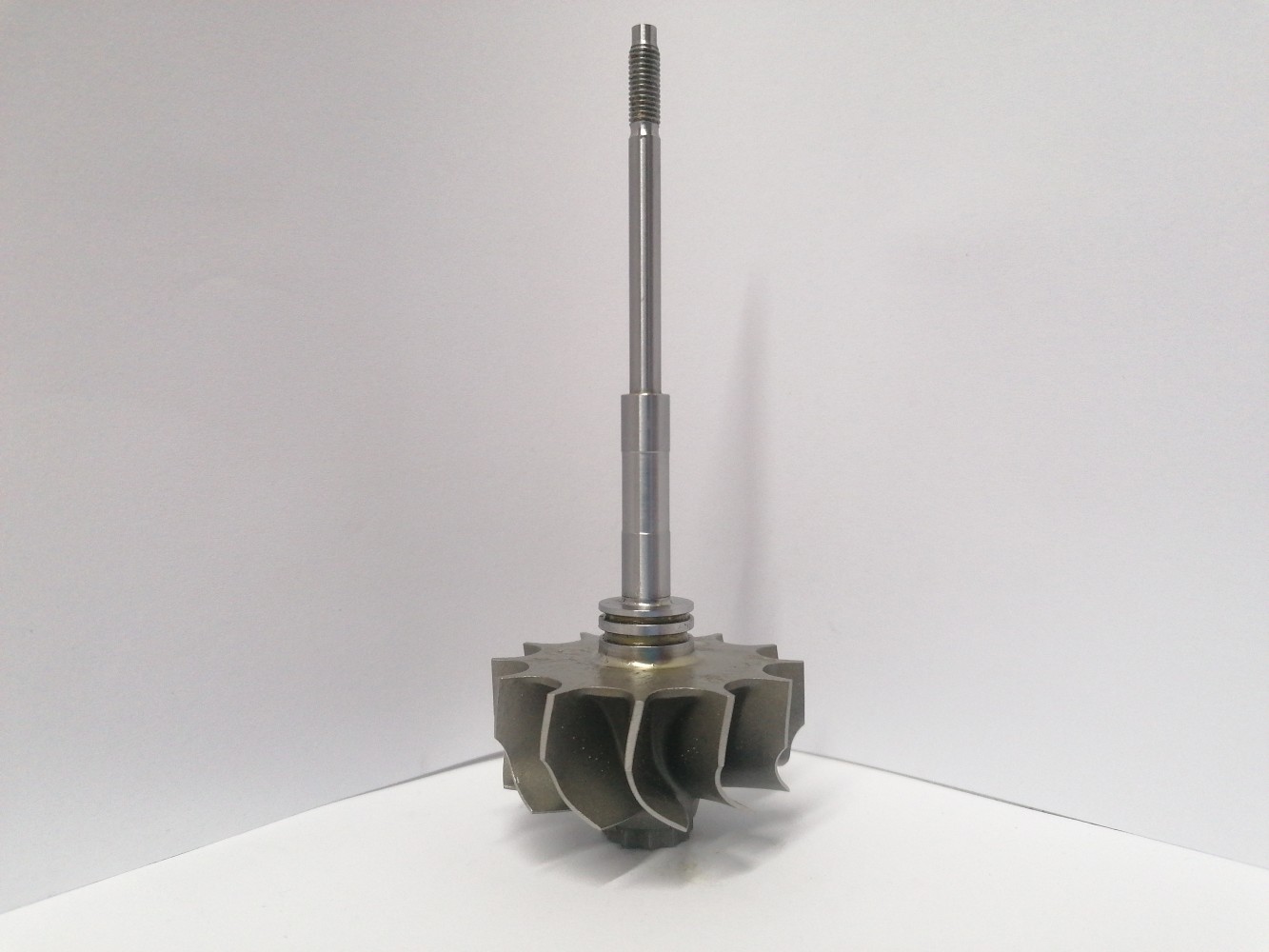 TW-D2TP-0215 Turbine Wheel | Osovina | 751758-0001, 707114-0001, 750510-0001