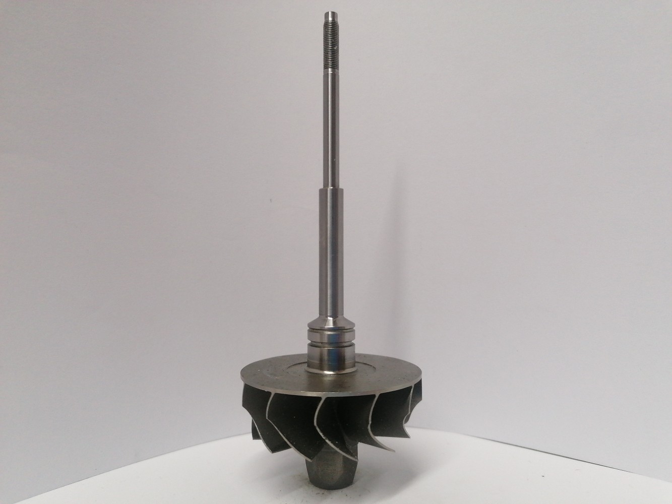 TW-D2TP-0385 Turbine Wheel | Osovina | 5304-710-9904, 5304-710-9907