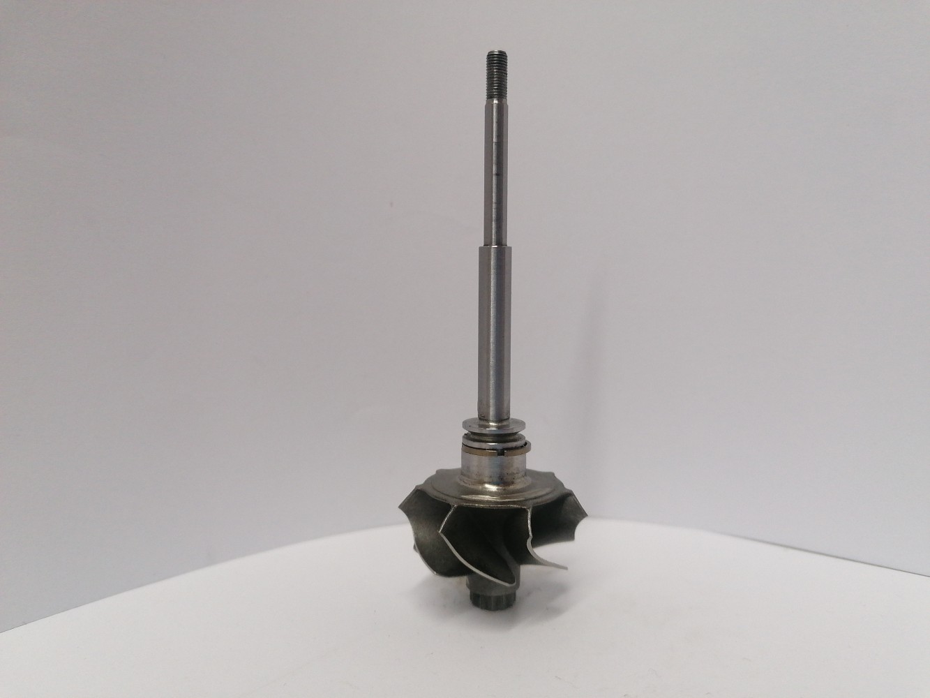 TW-D2TP-0647 Turbine Wheel | Osovina | 03F145701G, 03F145701F