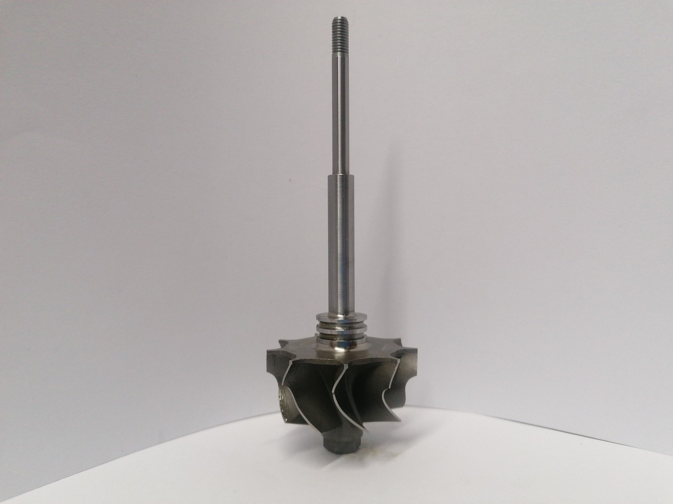 TW-D2TP-0749 Turbine Wheel | Osovina | 